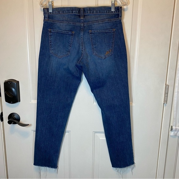 EXPRESS Girlfriend Women's Blue Distressed Jeans Sz 0 Straight leg - Picture 2 of 11